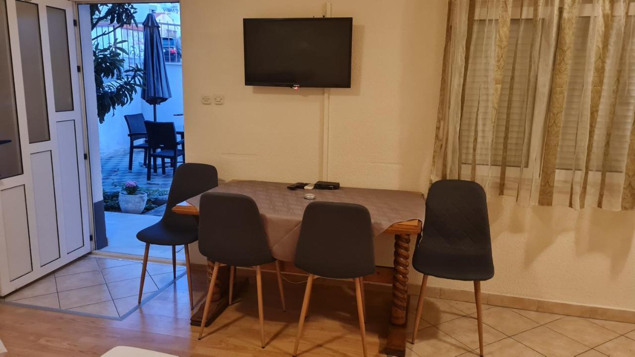 Apartments Prizmic Podstrana Luaran gambar